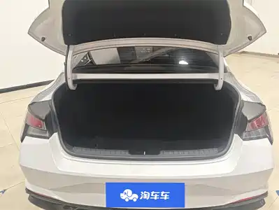 Hyundai Elantra 2023