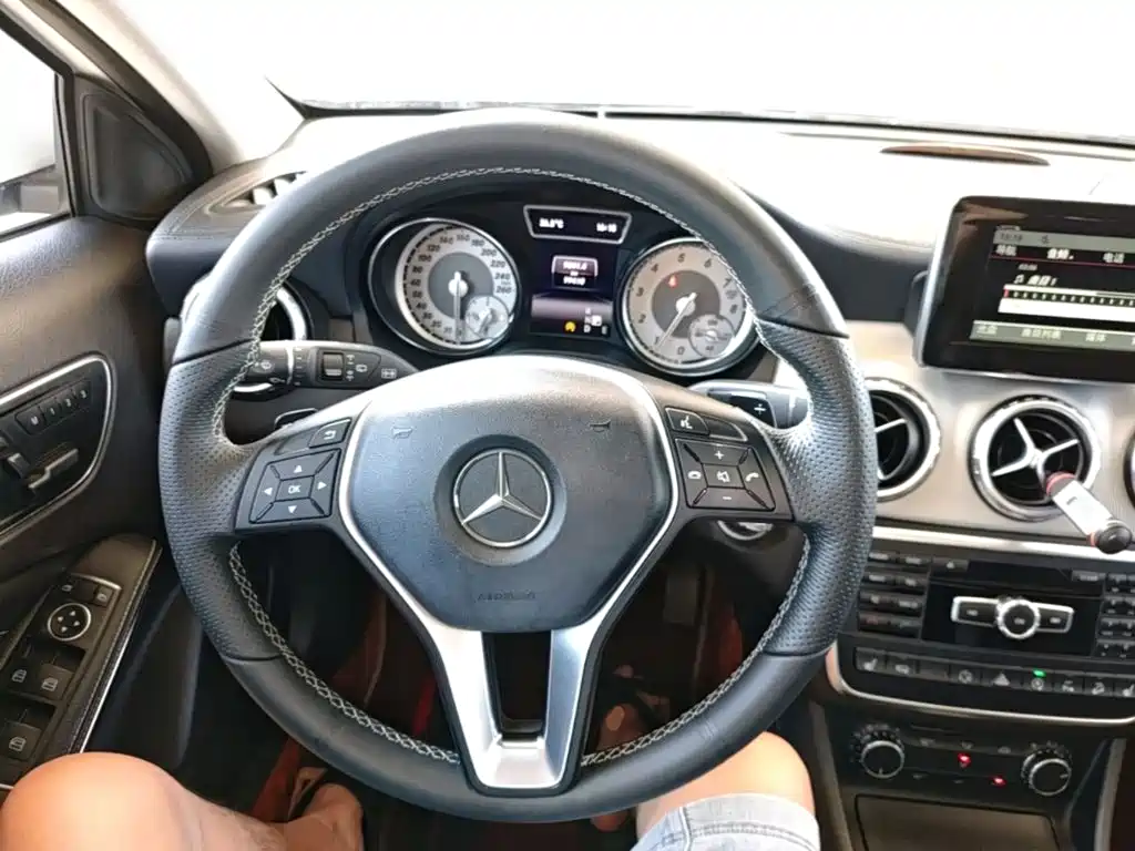 Mercedes-Benz GLA 2015 — фото 11