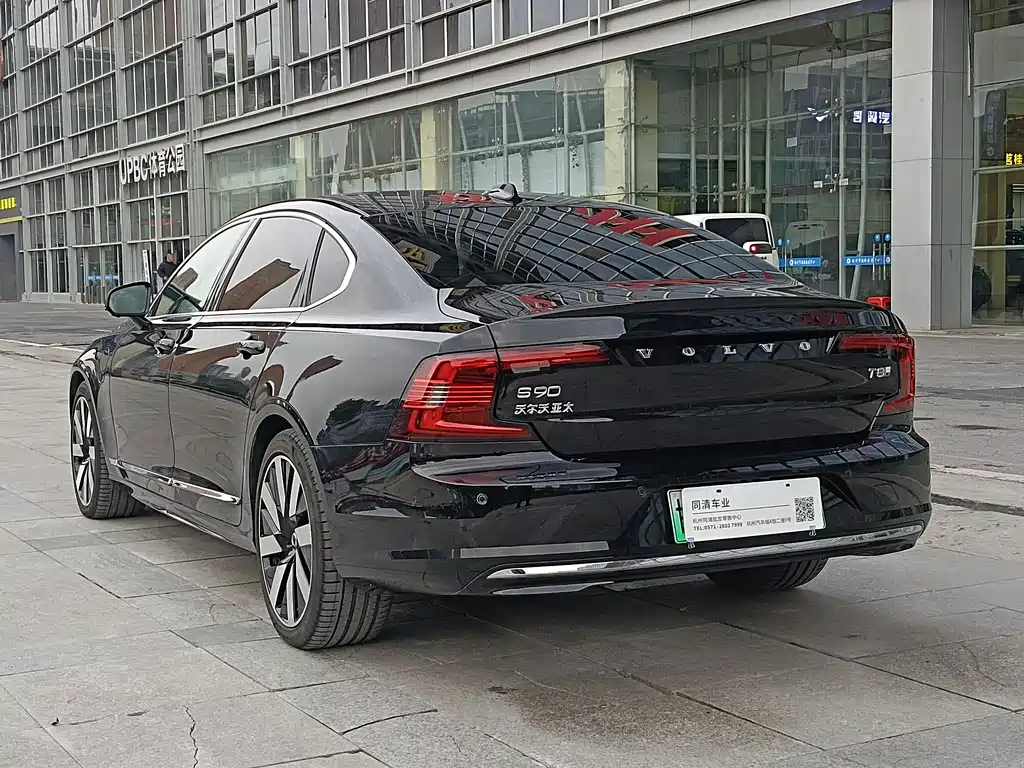 Volvo S90 Plug-In Hybrid 2024 — фото 6