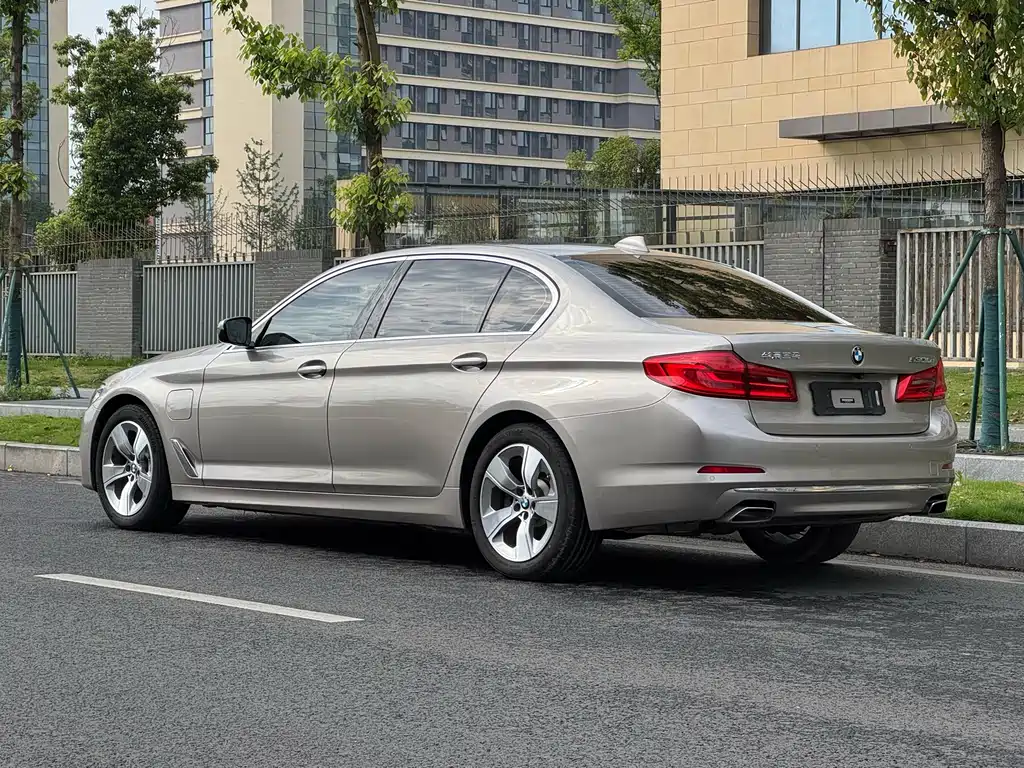 BMW 5 Series New Energy 2020 — фото 15