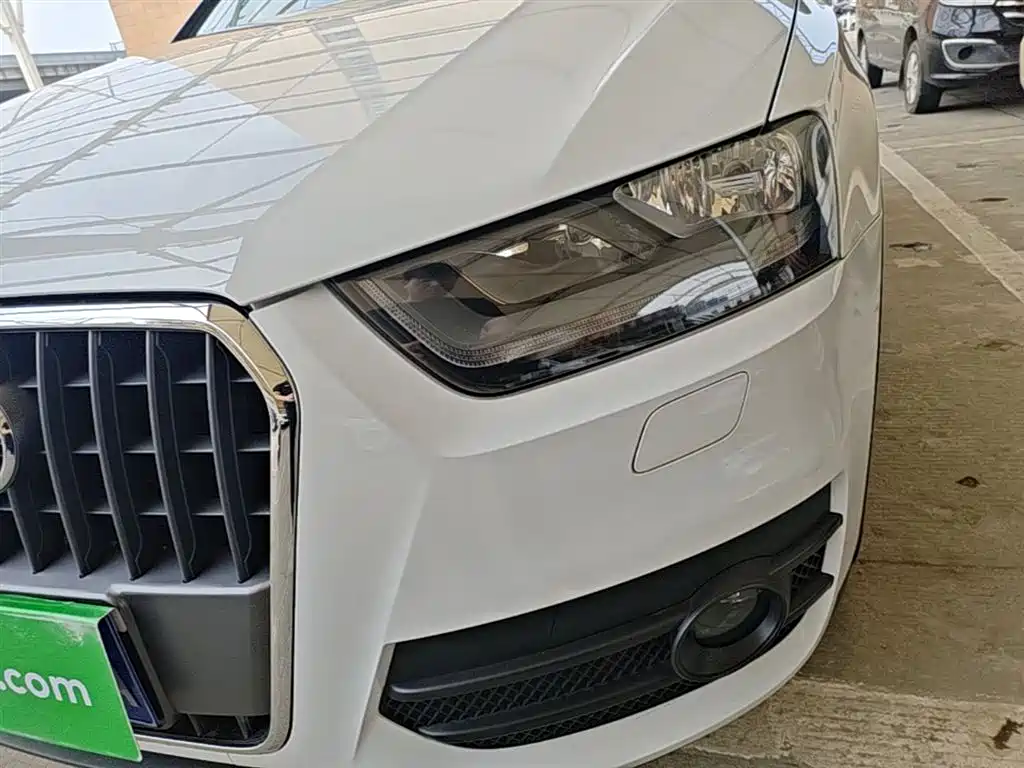 Audi Q3 2015 — фото 24