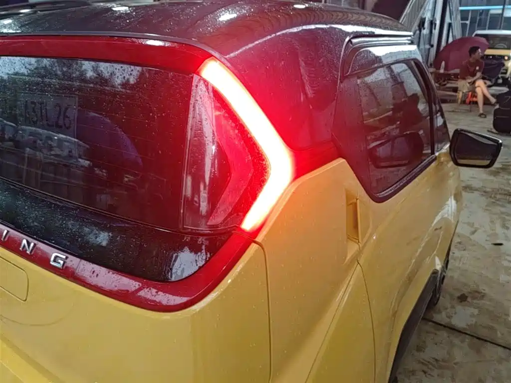Wuling Nano EV 2022 — фото 8