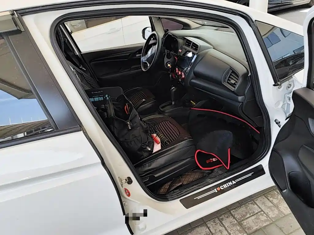 Honda Fit 2017 — фото 11