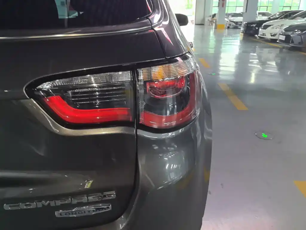 Jeep Compass 2019 — фото 8