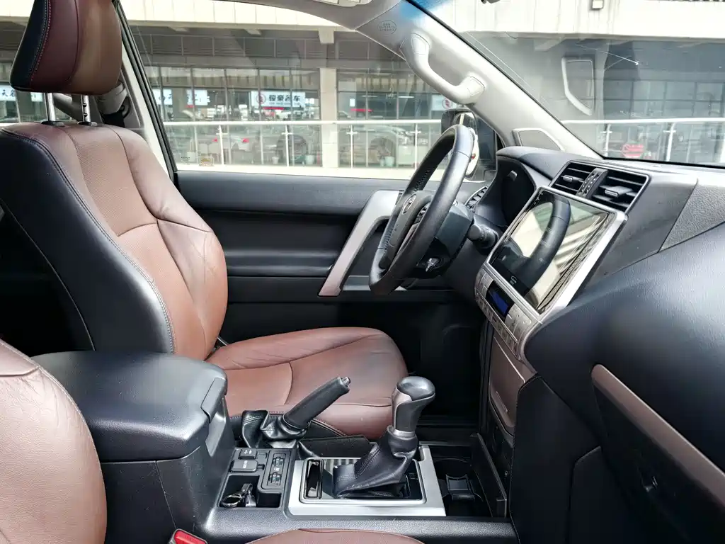Toyota Prado 2019 — фото 19