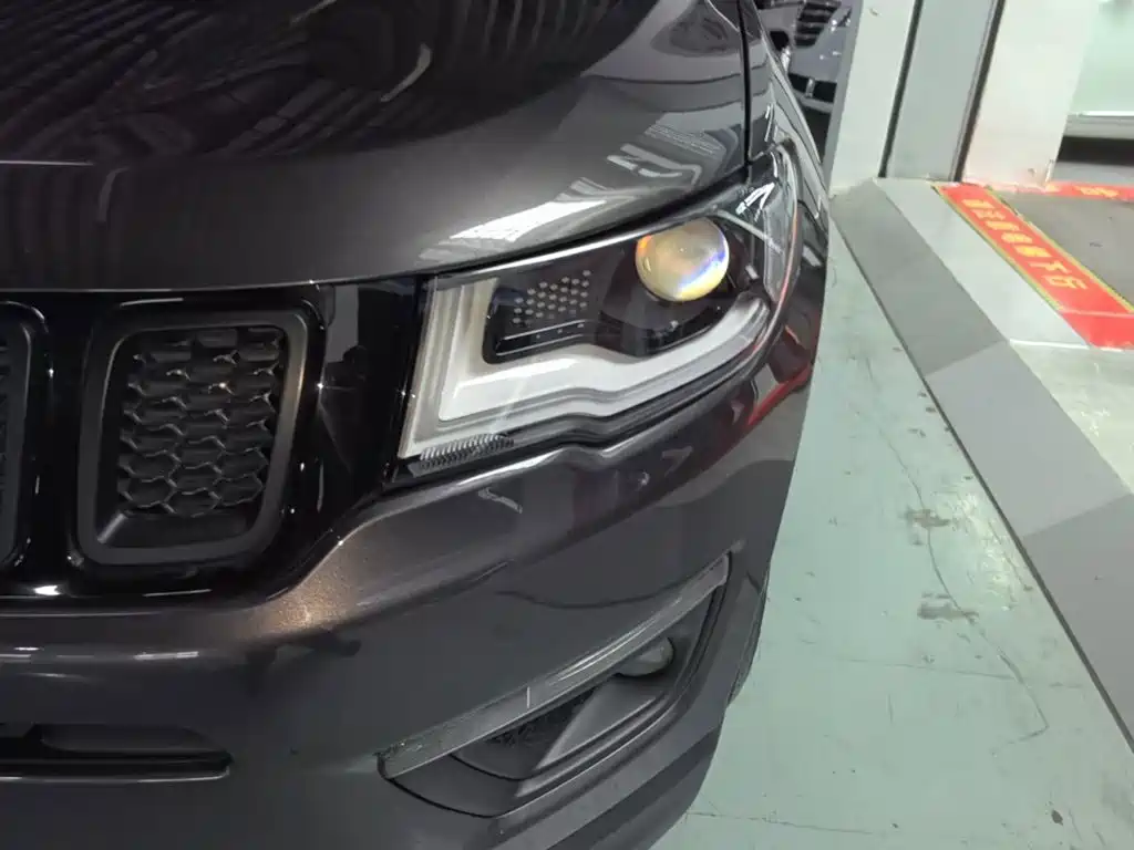 Jeep Compass 2019 — фото 24