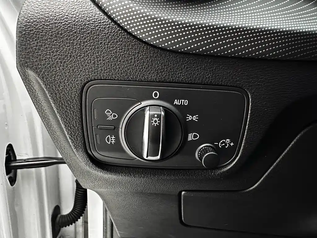 Audi Q2L 2022 — фото 15