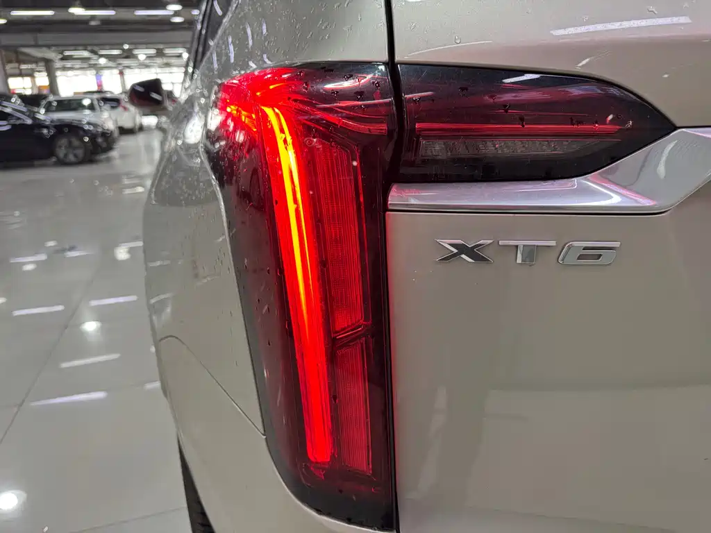 Cadillac XT6 2021 — фото 22