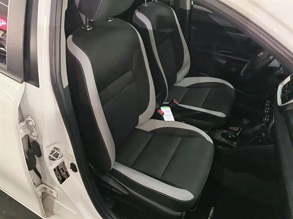 Toyota Yaris L 2019 — фото 25