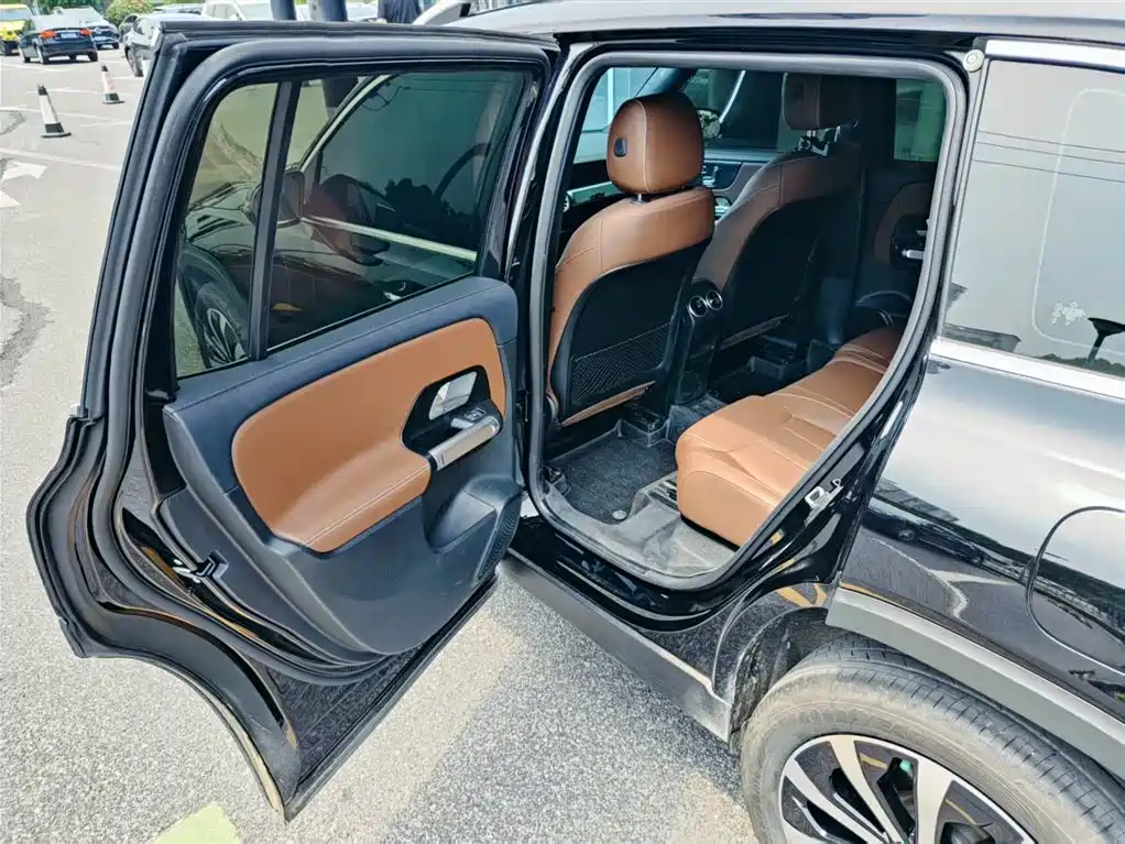Mercedes-Benz GLB 2024 — фото 15