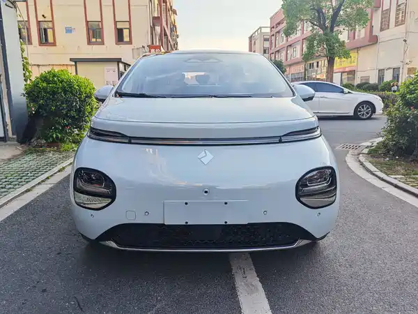 Baojun Yunduo 2023