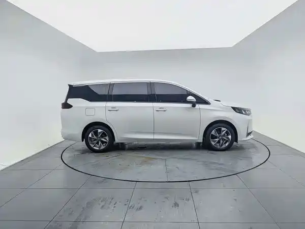 GAC Trumpchi M6 2024