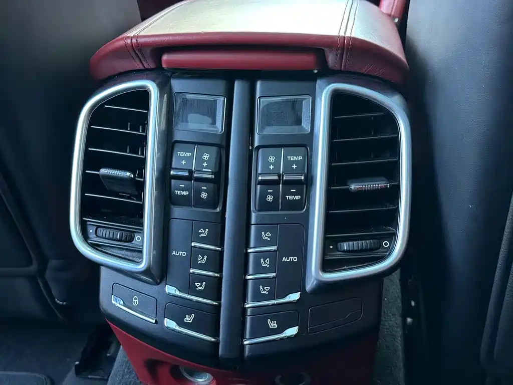 Porsche Cayenne 2015 — фото 11