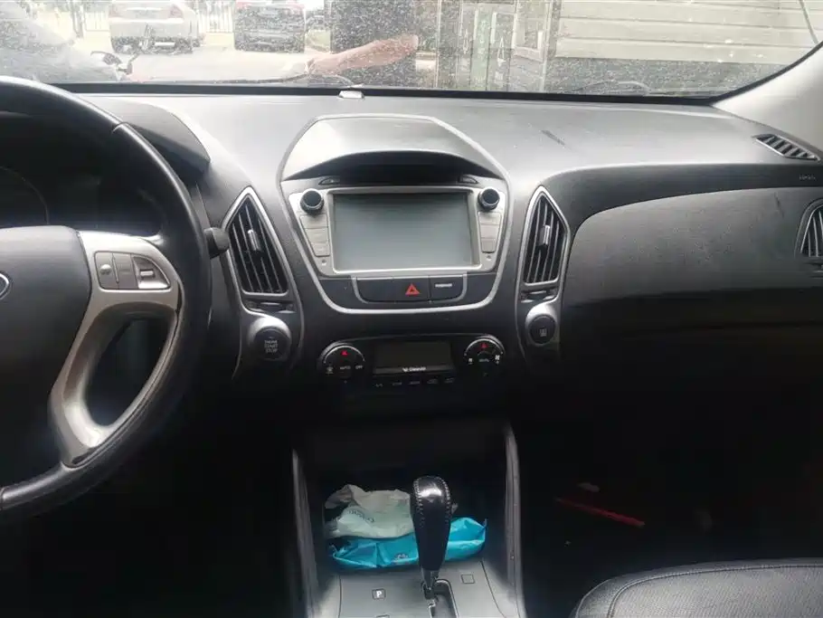 Hyundai ix35 2015 — фото 13