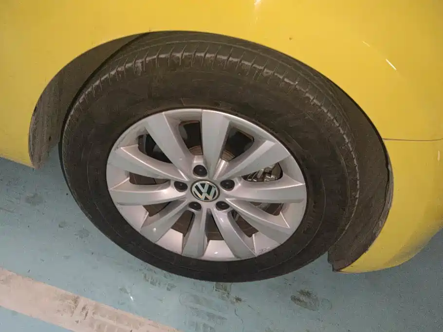 Volkswagen Beetle 2014