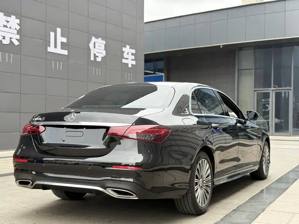 Mercedes-Benz E-Class 2021 — фото 15