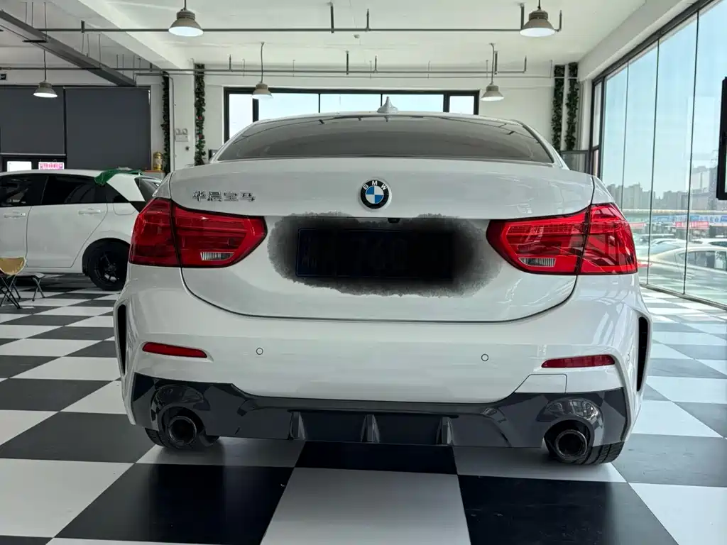 BMW 1 Series 2022 — фото 15