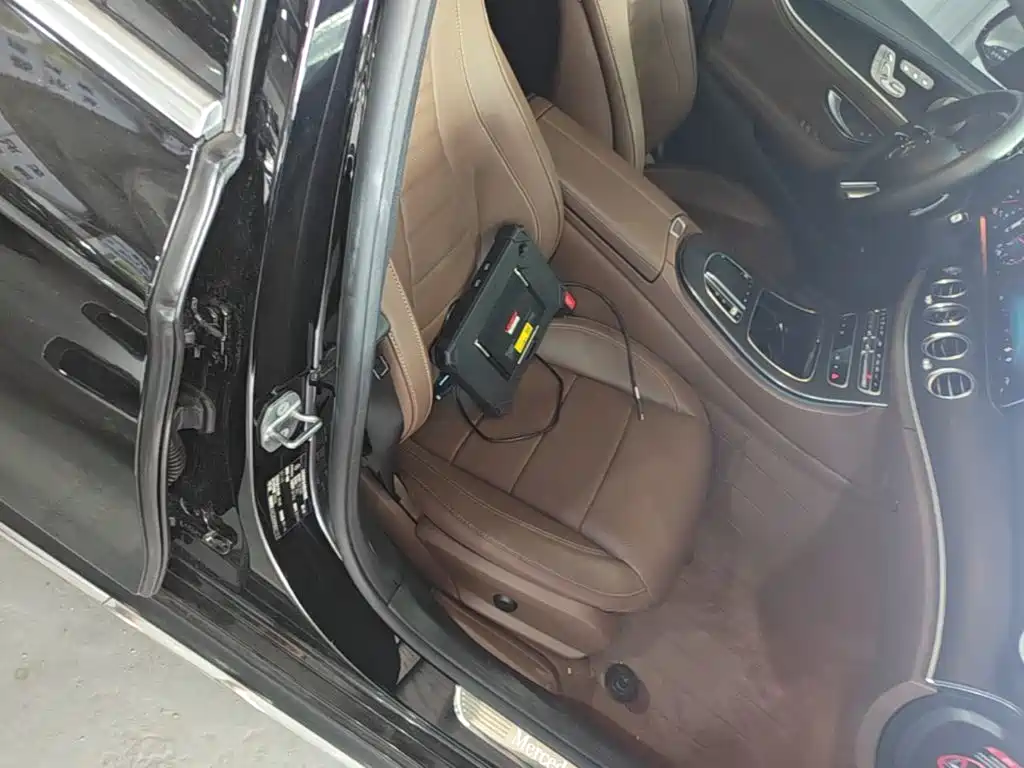 Mercedes-Benz E-Class 2023 — фото 25