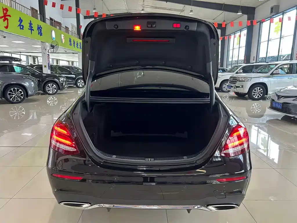 Mercedes-Benz E-Class 2019 — фото 14