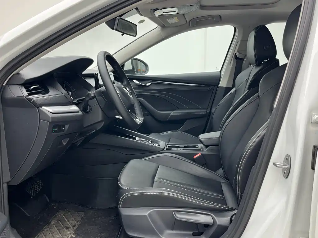 Skoda Octavia 2024 — фото 10