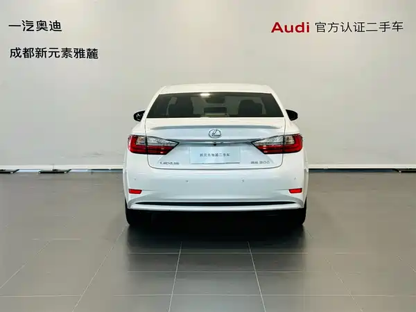 Lexus ES 2018
