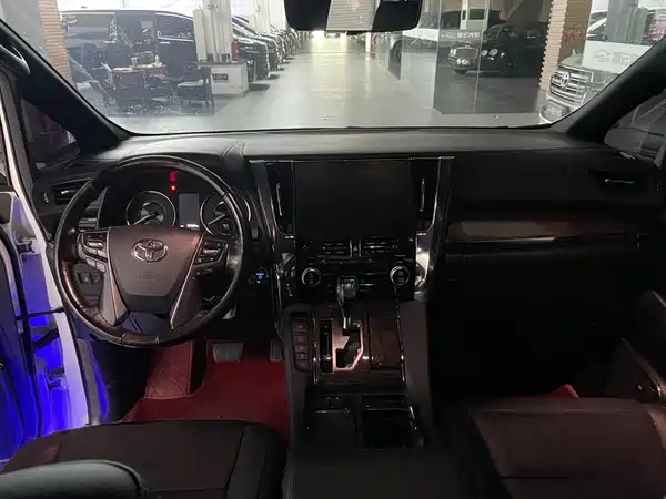 Toyota Alphard 2021