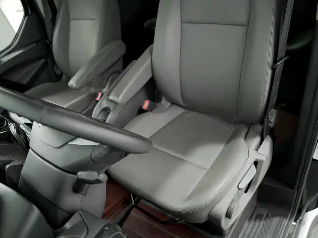 Ford Tourneo 2021 — фото 10