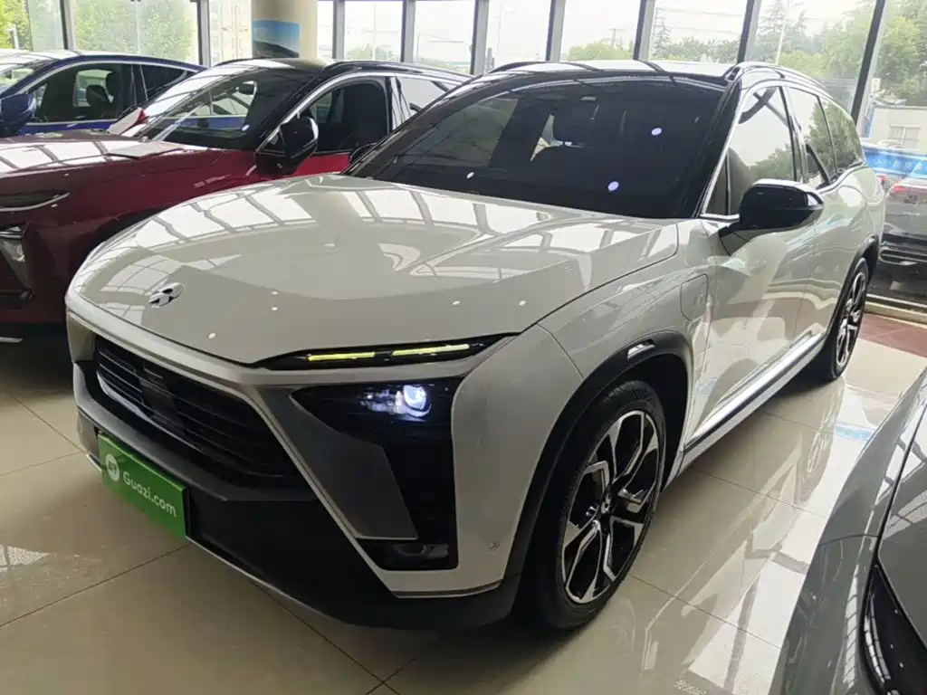 NIO ES8 2022