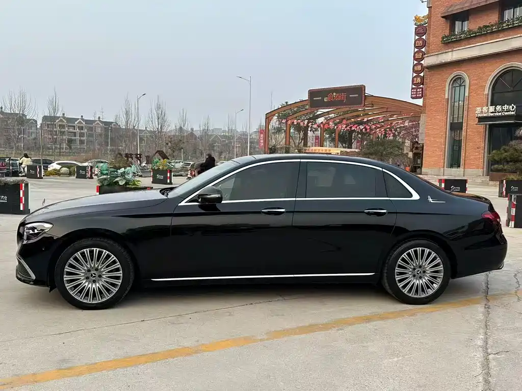 Mercedes-Benz E-Class 2022