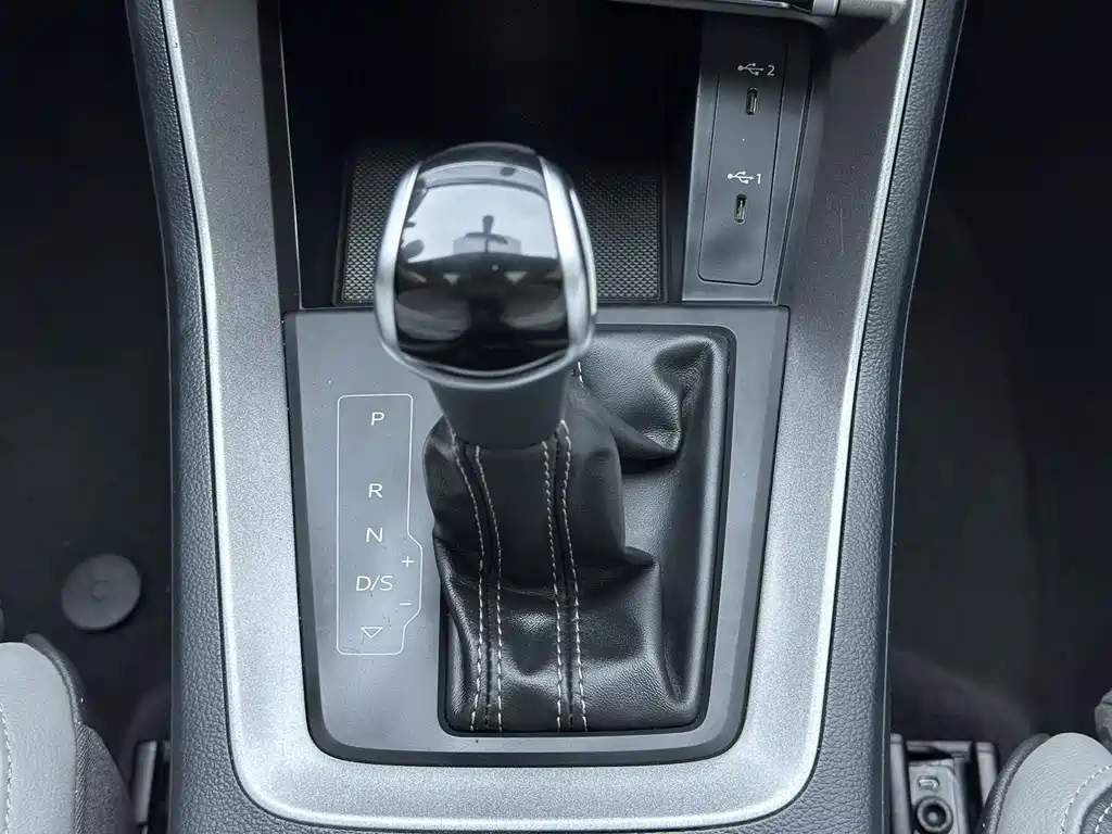 Audi Q3 2022 — фото 15