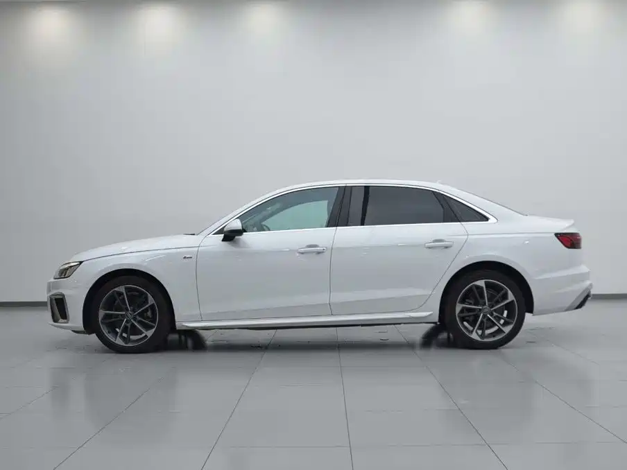Audi A4L 2021