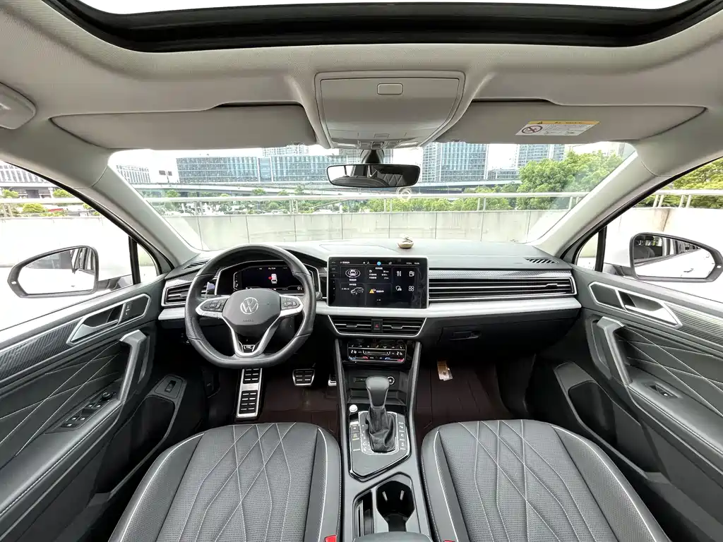 Volkswagen Tiguan L 2024