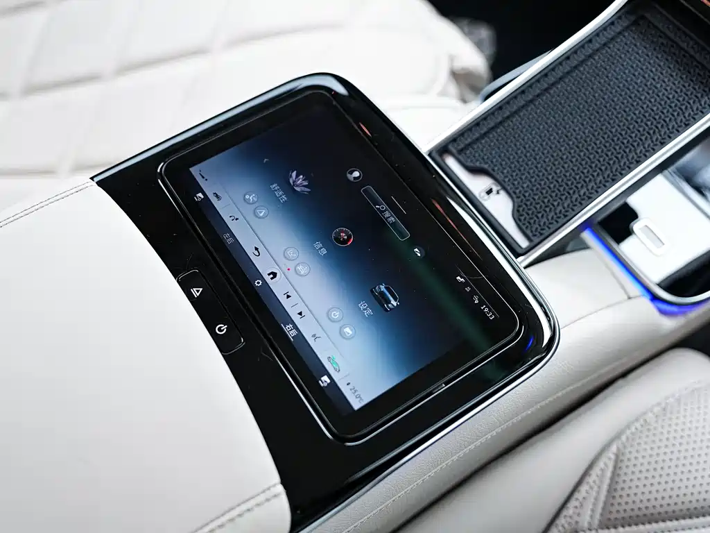 Mercedes-Benz S-Class 2024 — фото 26