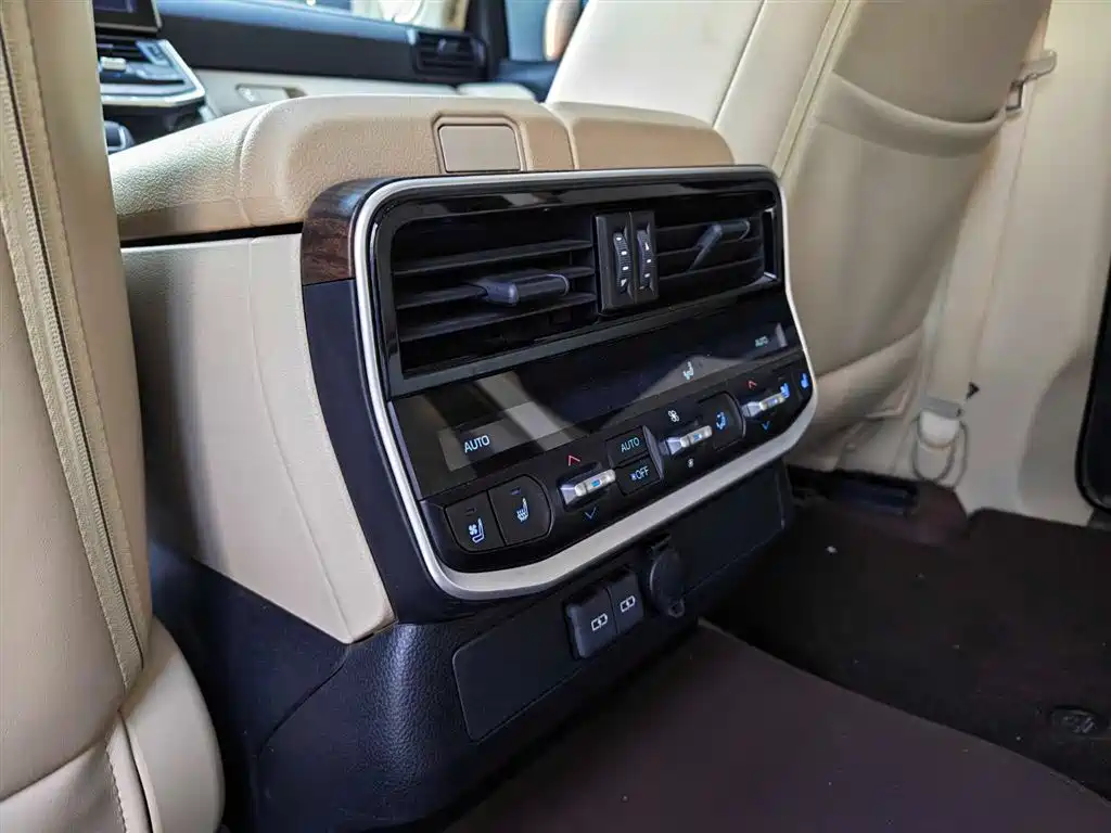 Toyota Land Cruiser 2025 — фото 8