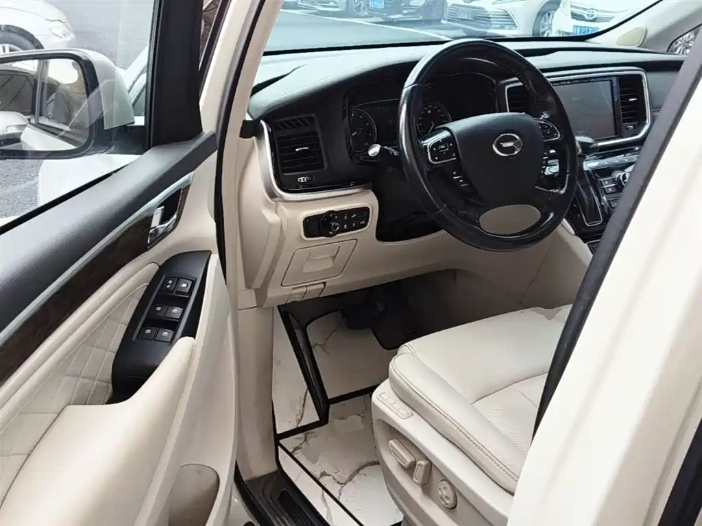 GAC Motor Trumpchi M8 2019 — фото 16