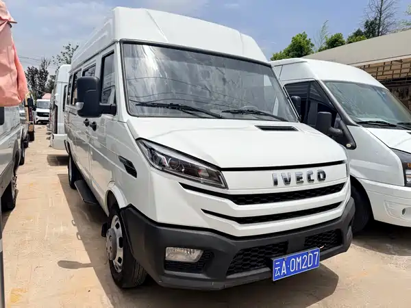 Iveco Proud 2023