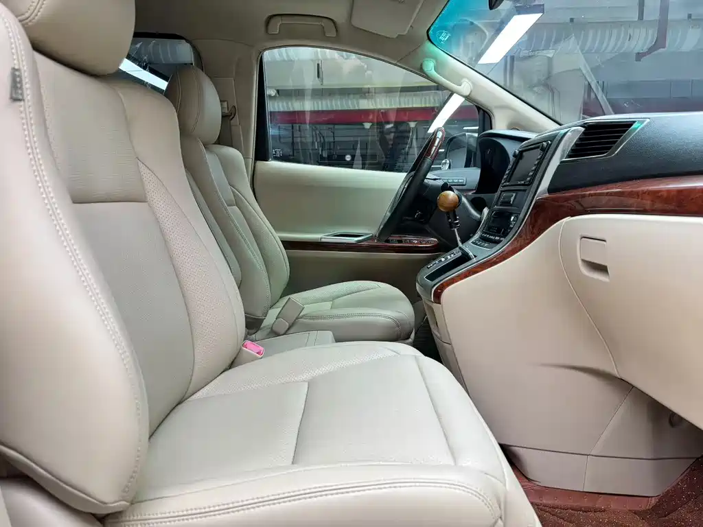 Toyota Alphard 2010