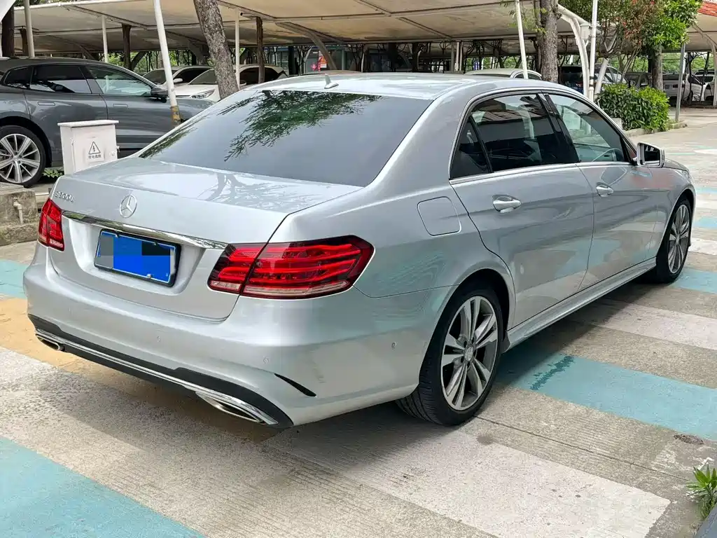 Mercedes-Benz E-Class 2013 — фото 12