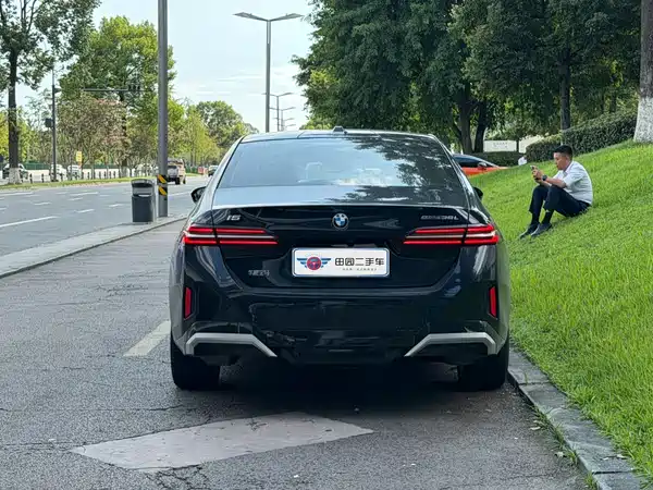 BMW i5 2024