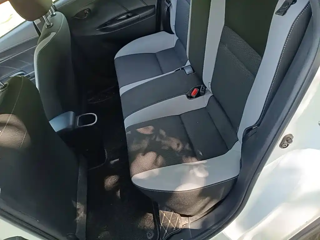 Toyota Yaris L 2021 — фото 17