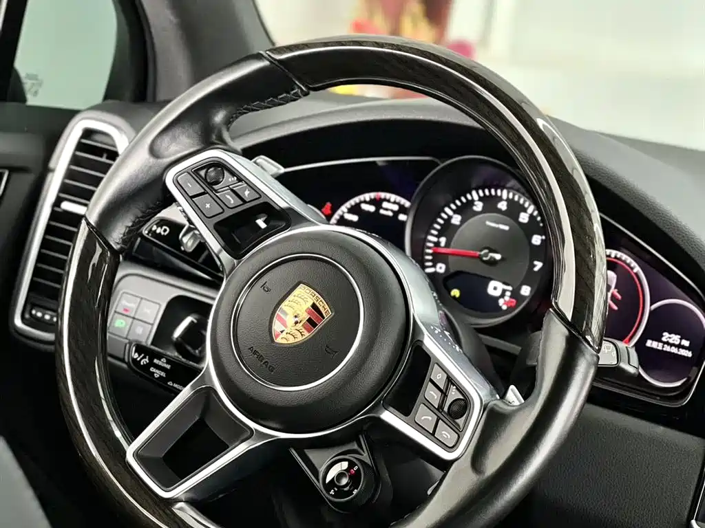 Porsche Cayenne 2022 — фото 9