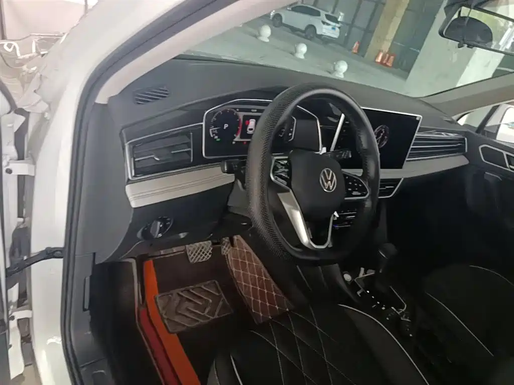 Volkswagen Tiguan L 2023 — фото 10