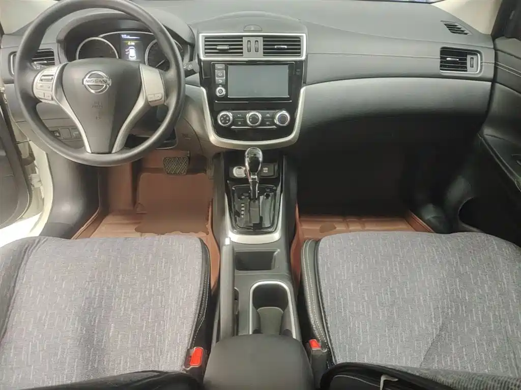 Nissan Tiida 2018 — фото 10