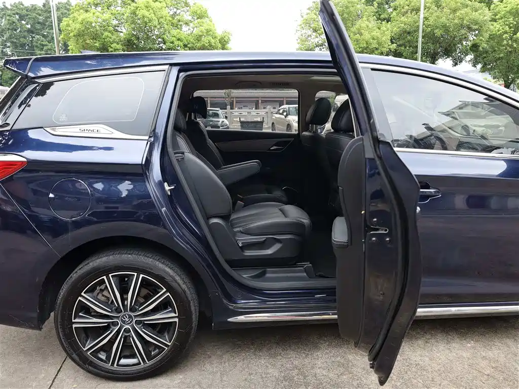 BYD MAX New Energy 2019 — фото 18