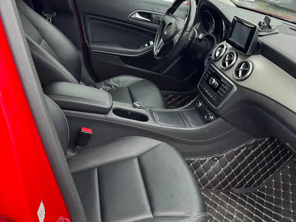 Mercedes-Benz GLA 2015 — фото 15