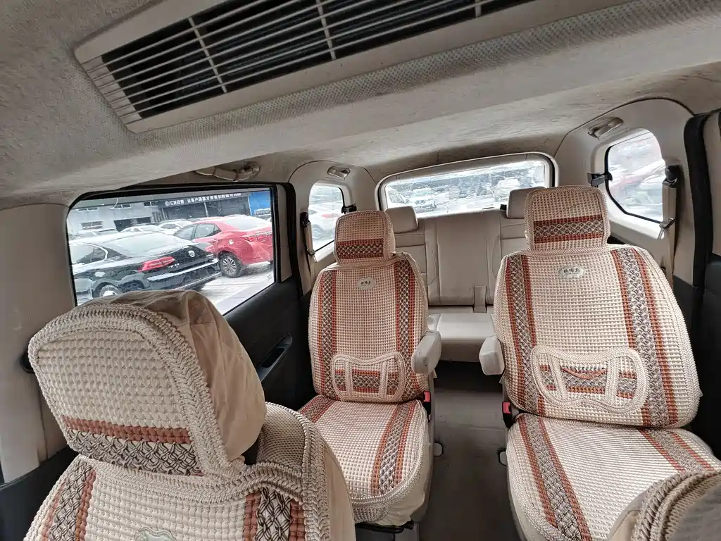Wuling Hongguang 2018 — фото 17