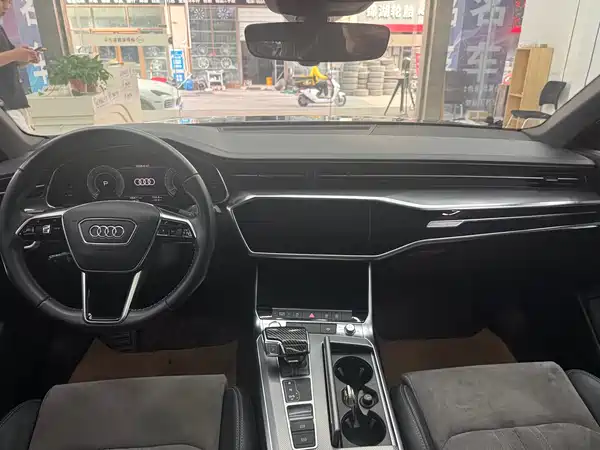 Audi A6L 2020