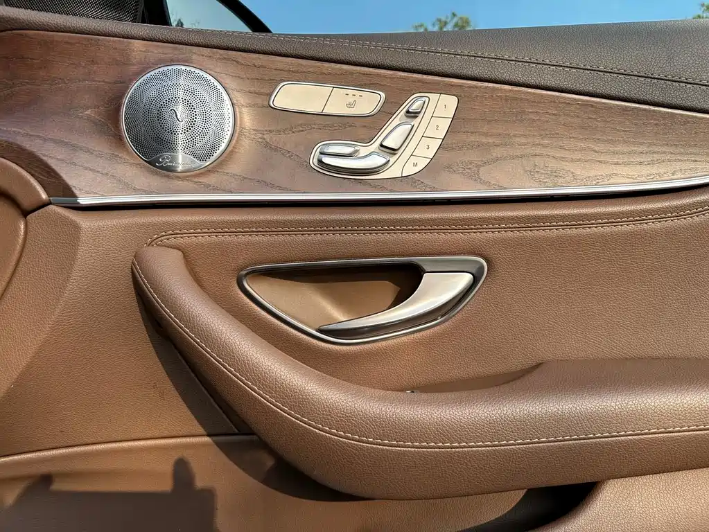 Mercedes-Benz E-Class 2019 — фото 12