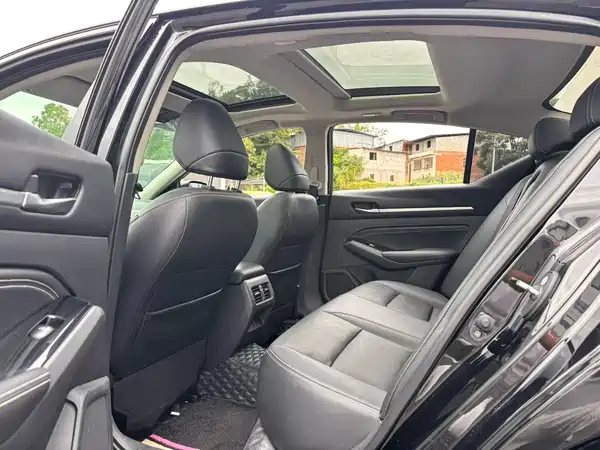 Nissan Teana 2024