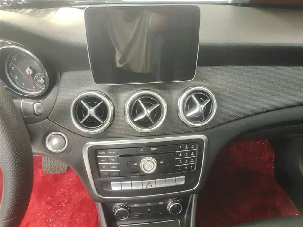 Mercedes-Benz GLA 2017 — фото 13